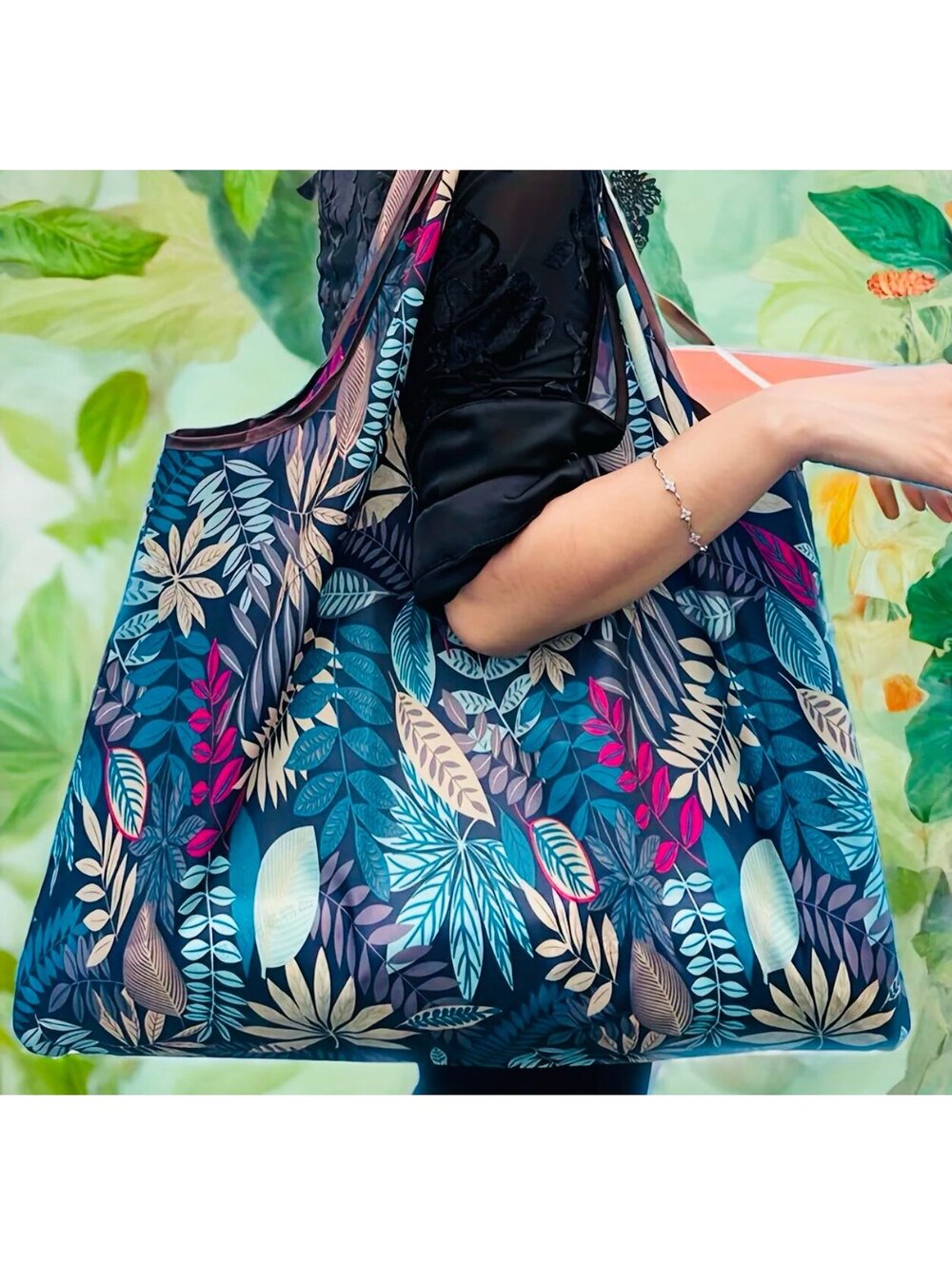 New - Large Capacity - Colorful Leaf Pattern Tote